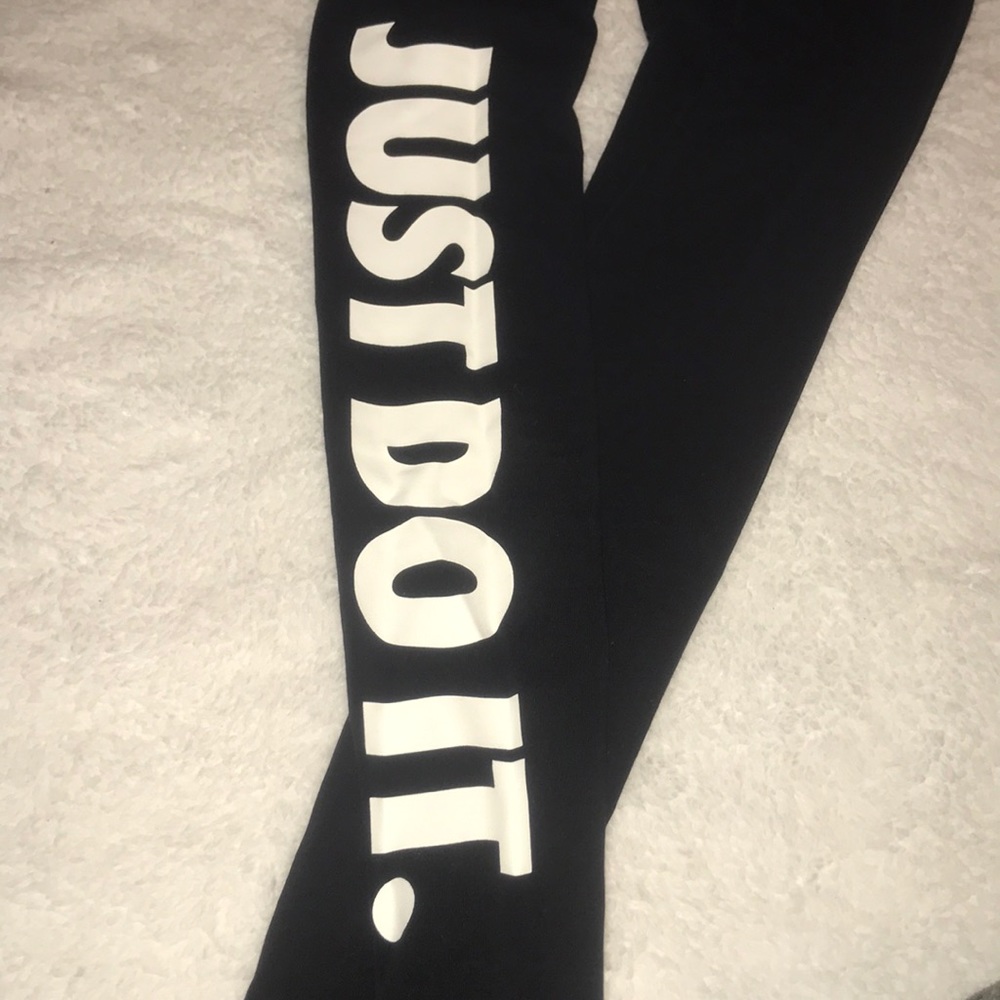 Nike Leg-A-See leggings